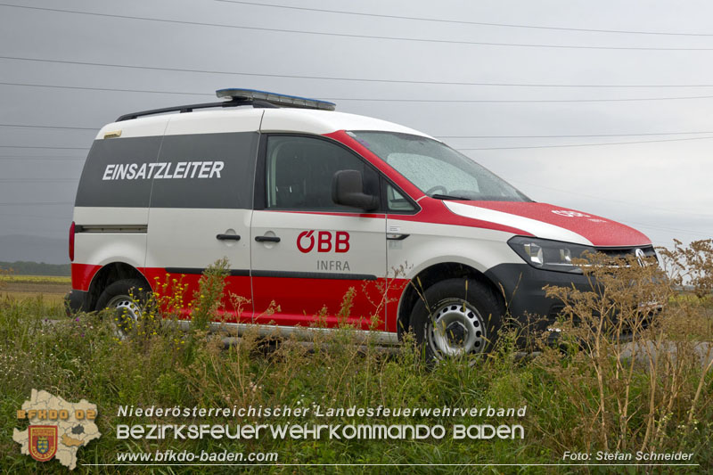 20250902_Pkw kollidiert mit Triebwagen der Aspangbahn in Guenselsdorf   Foto: Stefan Schneider BFKDO BADEN
