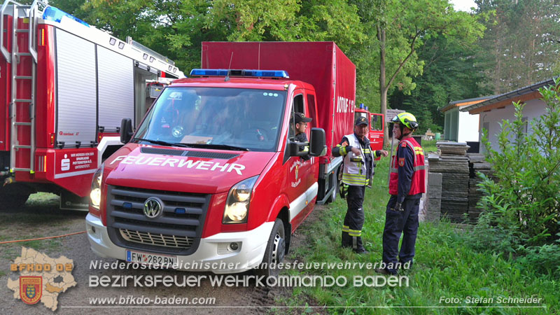 20250912_Felsblock droht auf die Geleise der Triestingtal Bahnstrecke zu stürzen - Kontrollierte Sprengung Foto: Stefan Schneider BFKDO BADEN