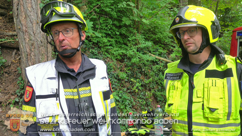 20250912_Felsblock droht auf die Geleise der Triestingtal Bahnstrecke zu stürzen - Kontrollierte Sprengung Foto: Stefan Schneider BFKDO BADEN