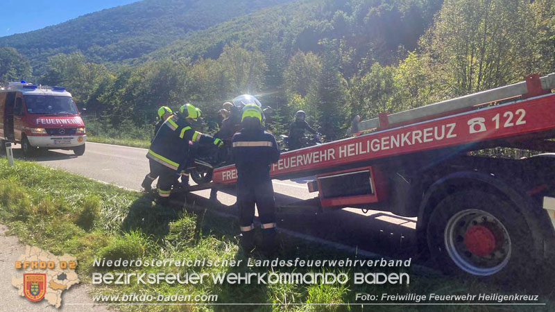 20250921_Motorradunfall auf der B210 im Helenental zwischen Sattelbach und Mayerling Foto: FF Heiligenkreuz 20250921_Motorradunfall auf der B210 im Helenental zwischen Sattelbach und Mayerling Foto: FF Heiligenkreuz