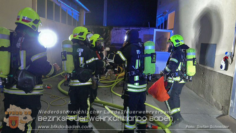 20250921_Nächtlicher Brand in Baden Ortsteil Leesdorf Foto: Stefan Schneider BFKDO BADEN 20250921_Nächtlicher Brand in Baden Ortsteil Leesdorf Foto: Stefan Schneider BFKDO BADEN