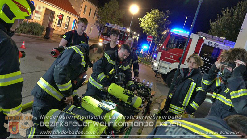 20250921_Nächtlicher Brand in Baden Ortsteil Leesdorf Foto: Stefan Schneider BFKDO BADEN 20250921_Nächtlicher Brand in Baden Ortsteil Leesdorf Foto: Stefan Schneider BFKDO BADEN