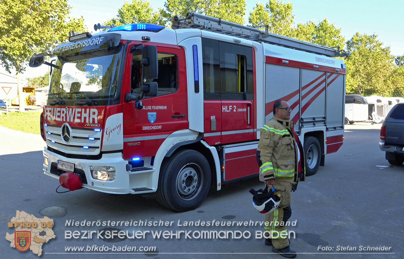 20251004_Pferd benötigt am "Welttierschutztag" die Hilfe der Feuerwehr Ebreichsdorf Foto: Stefan Schneider BFKDO BADEN 20251004_Pferd benötigt am "Welttierschutztag" die Hilfe der Feuerwehr Ebreichsdorf Foto: Stefan Schneider BFKDO BADEN