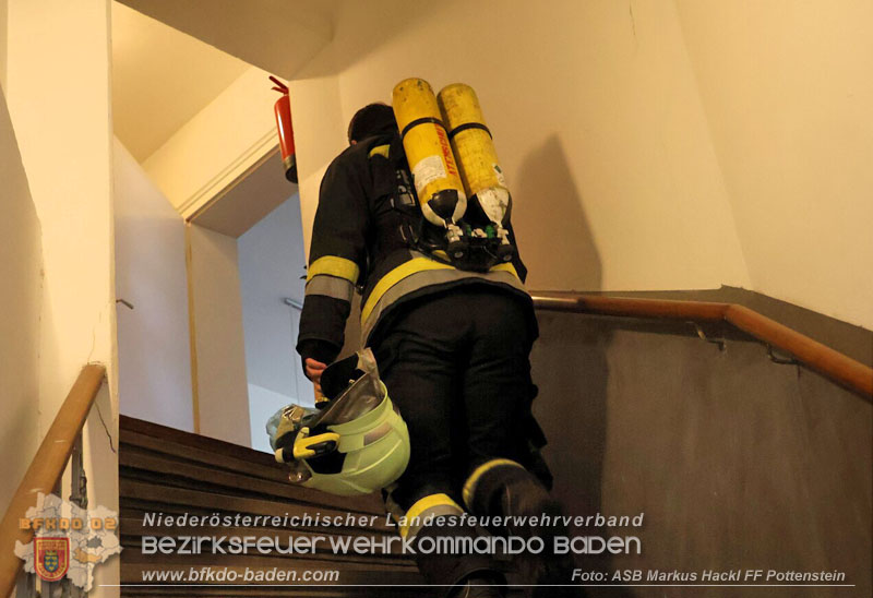 20251017_CO-Alarm in Dachgeschoßwohnung in Pottenstein  Foto: ASB Markus Hackl FF Pottenstein