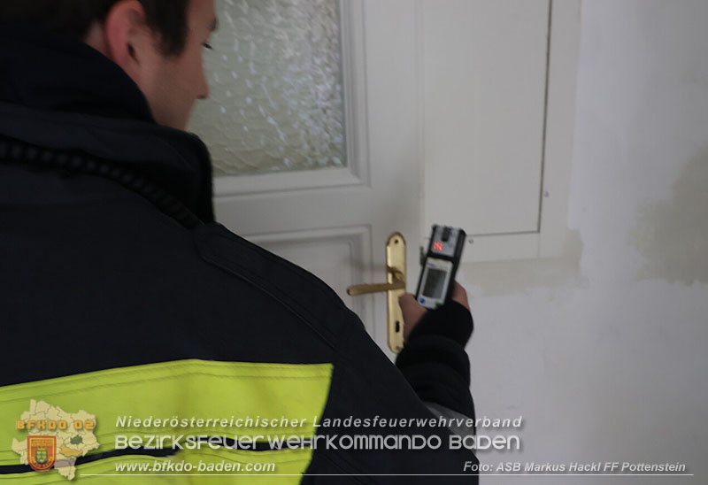 20251017_CO-Alarm in Dachgeschoßwohnung in Pottenstein  Foto: ASB Markus Hackl FF Pottenstein