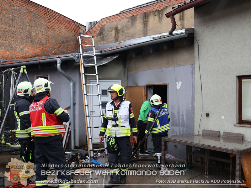 20251026_Gebäudebrand in Lindabrunn  Foto: ASB Markus Hackl