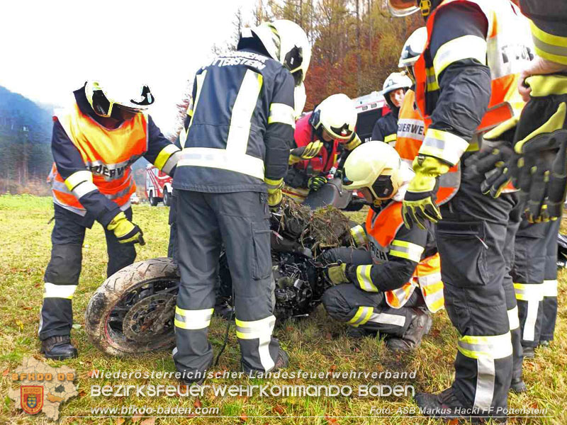 20251101_Zwei Motorradunfälle zu Allerheiligen auf der L138 Foto: ASB Markus Hackl 20251101_Zwei Motorradunfälle zu Allerheiligen auf der L138 Foto: ASB Markus Hackl