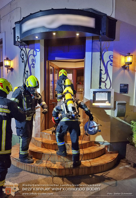 20251108_Küchenbrand in einem Restaurant in Tribuswinkel   Foto: Stefan Schneider BFKDO BADEN