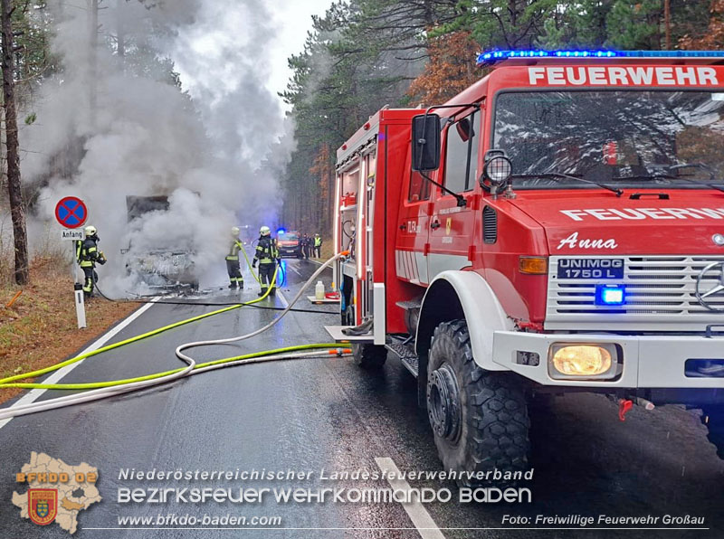 20251117_Kleintransporter geriet auf der B212 bei Großau in Brand Foto: FF Großau 20251117_Kleintransporter geriet auf der B212 bei Großau in Brand Foto: FF Großau