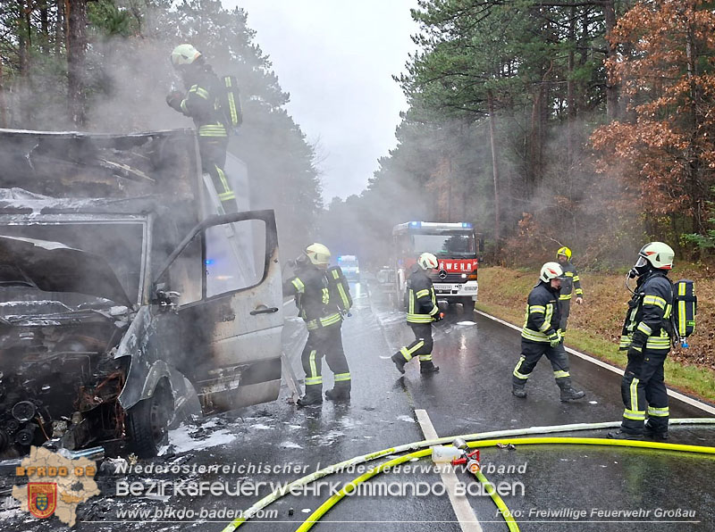 20251117_Kleintransporter geriet auf der B212 bei Großau in Brand Foto: FF Großau 20251117_Kleintransporter geriet auf der B212 bei Großau in Brand Foto: FF Großau