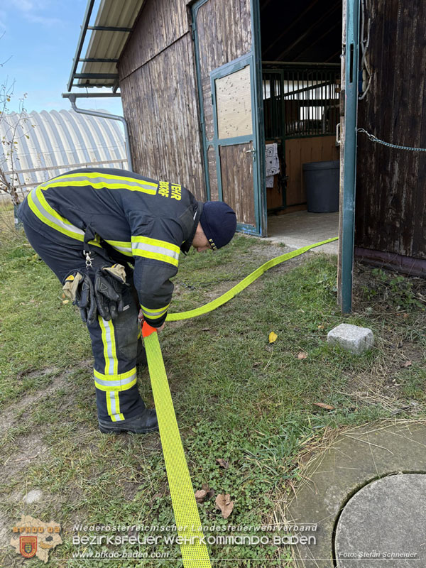 20251118_Notwasserversorgung für Pferde eines Reitstalls in Oberwaltersdorf   Foto: Stefan  Schneider BFKDO BADEN