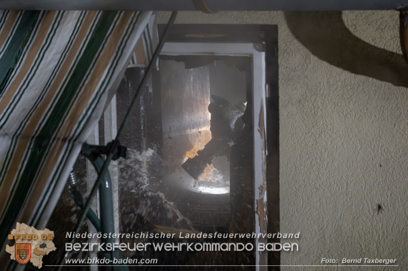 20251120_Wohnhausbrand in Enzesfeld Foto: Bernd Taxberger BFK Presseteam 20251120_Wohnhausbrand in Enzesfeld Foto: Bernd Taxberger BFK Presseteam