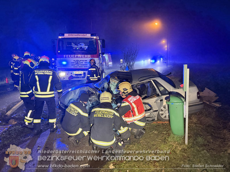 20251208_Frontalzusammenstoß auf der B60 zwsichen Unterwaltersdorf und Weigelsdorf  Foto: Stefan Schneider BFKDO BADEN