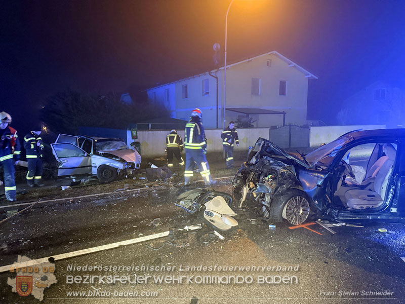 20251208_Frontalzusammenstoß auf der B60 zwsichen Unterwaltersdorf und Weigelsdorf  Foto: Stefan Schneider BFKDO BADEN