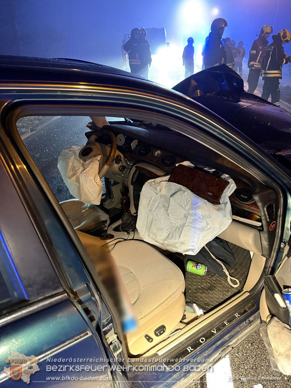 20251208_Frontalzusammenstoß auf der B60 zwsichen Unterwaltersdorf und Weigelsdorf  Foto: Stefan Schneider BFKDO BADEN