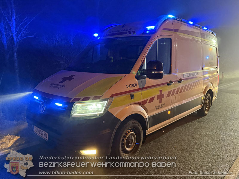 20251208_Frontalzusammenstoß auf der B60 zwsichen Unterwaltersdorf und Weigelsdorf Foto: Stefan Schneider BFKDO BADEN