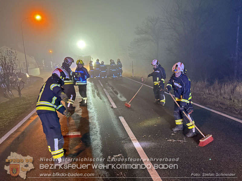 20251208_Frontalzusammenstoß auf der B60 zwsichen Unterwaltersdorf und Weigelsdorf Foto: Stefan Schneider BFKDO BADEN