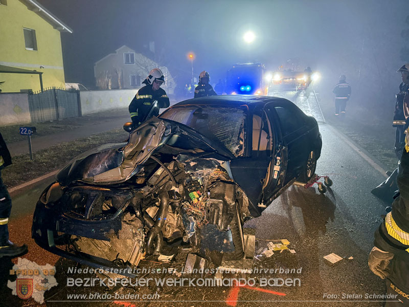 20251208_Frontalzusammenstoß auf der B60 zwsichen Unterwaltersdorf und Weigelsdorf Foto: Stefan Schneider BFKDO BADEN