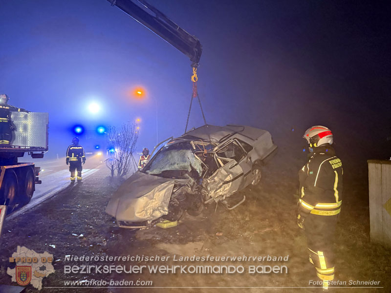 20251208_Frontalzusammenstoß auf der B60 zwsichen Unterwaltersdorf und Weigelsdorf Foto: Stefan Schneider BFKDO BADEN