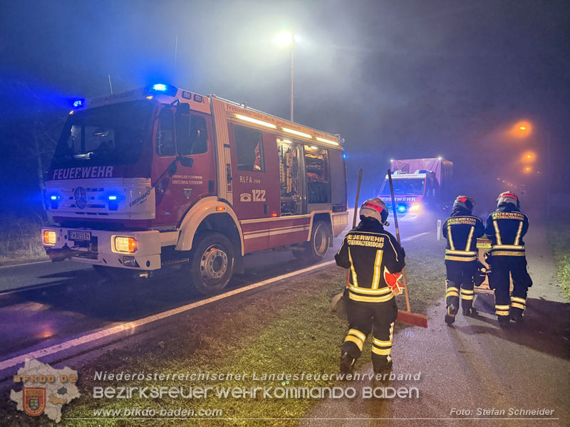 20251208_Frontalzusammenstoß auf der B60 zwsichen Unterwaltersdorf und Weigelsdorf Foto: Stefan Schneider BFKDO BADEN