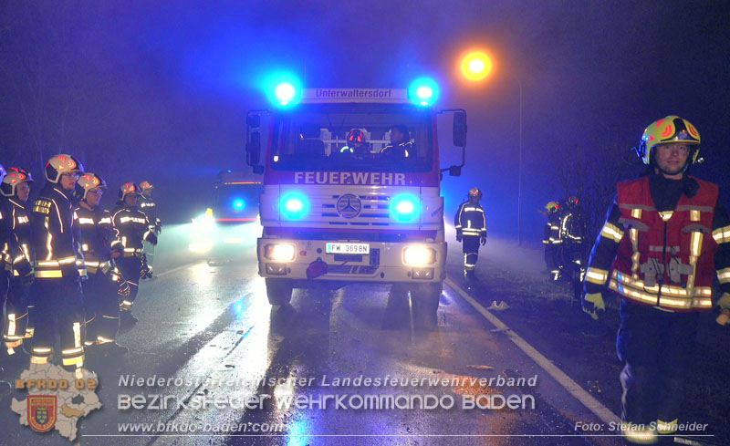 20251208_Frontalzusammenstoß auf der B60 zwsichen Unterwaltersdorf und Weigelsdorf Foto: Stefan Schneider BFKDO BADEN