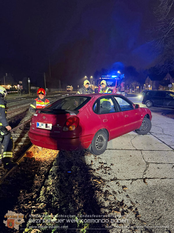 20251214_Fahrzeugbergung im Stadtgebiet von Traiskirchen Foto: FF Traisckirchen-Stadt