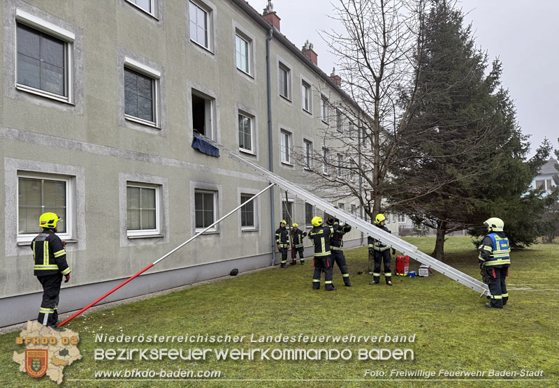 20251221_Unterstützung Rettungsdienst in Baden Ortsteil Leesdorf  Foto: Stefan Schneider FF Baden-Stadt