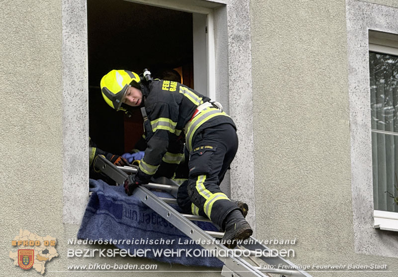 20251221_Unterstützung Rettungsdienst in Baden Ortsteil Leesdorf  Foto: Stefan Schneider FF Baden-Stadt