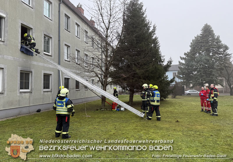 20251221_Unterstützung Rettungsdienst in Baden Ortsteil Leesdorf  Foto: Stefan Schneider FF Baden-Stadt