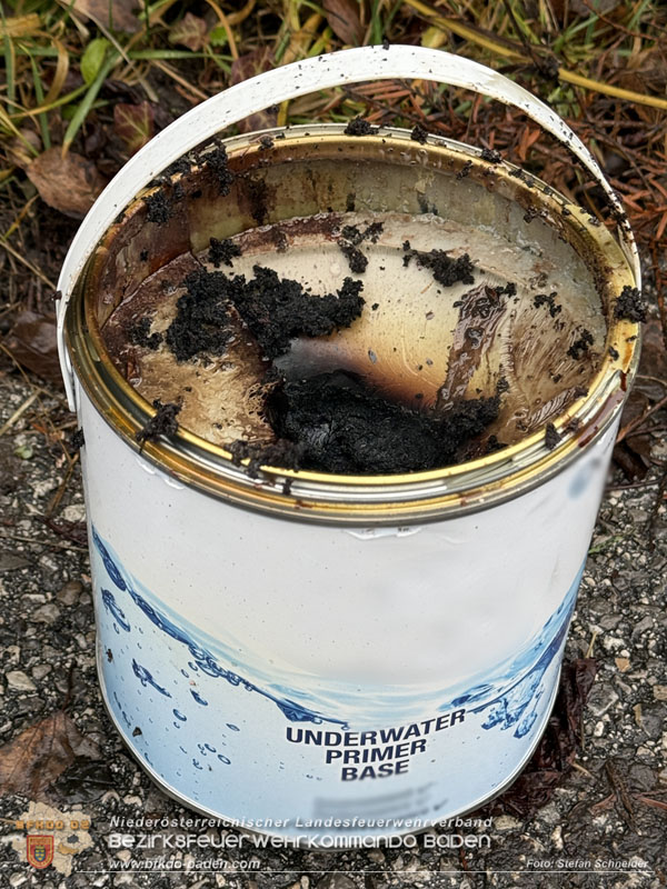 20251221_Chemische Reaktion löste Brand aus in Tattendorf Foto: Stefan Schneider BFKDO BADEN 20251221_Chemische Reaktion löste Brand aus in Tattendorf Foto: Stefan Schneider BFKDO BADEN