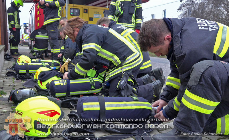20251221_Chemische Reaktion löste Brand aus in Tattendorf Foto: Stefan Schneider BFKDO BADEN 20251221_Chemische Reaktion löste Brand aus in Tattendorf Foto: Stefan Schneider BFKDO BADEN
