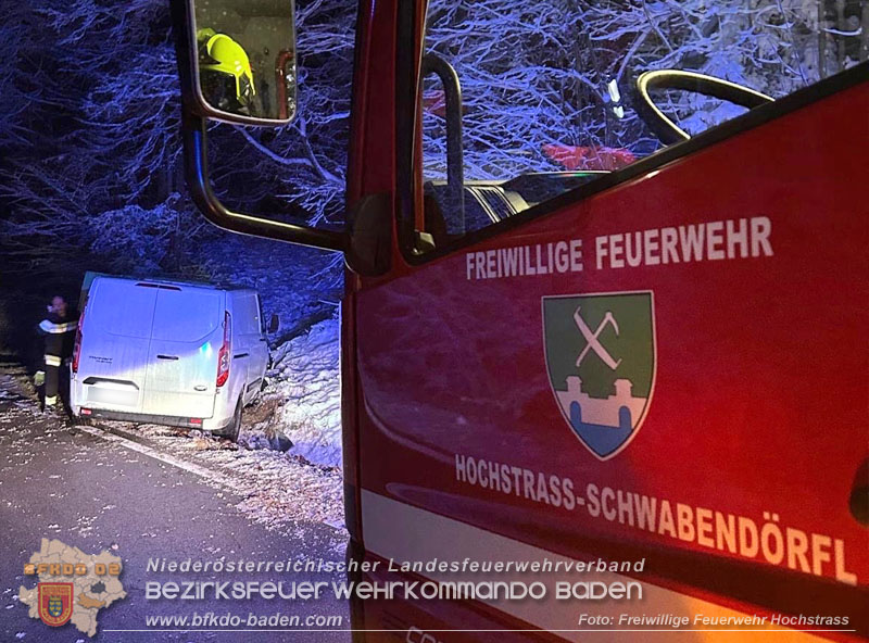 20251226_Erfolgreiche Personensuche nach Verkehrsunfall auf der L125 bei Hochstrass Foto: FF Hochstrass 20251226_Erfolgreiche Personensuche nach Verkehrsunfall auf der L125 bei Hochstrass Foto: FF Hochstrass