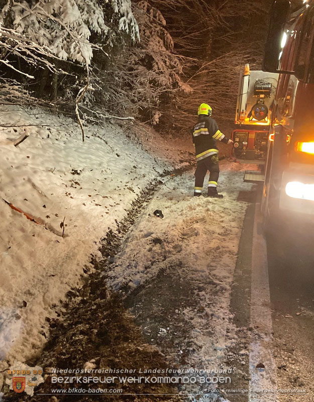 20251226_Erfolgreiche Personensuche nach Verkehrsunfall auf der L125 bei Hochstrass Foto: FF Hochstrass 20251226_Erfolgreiche Personensuche nach Verkehrsunfall auf der L125 bei Hochstrass Foto: FF Hochstrass