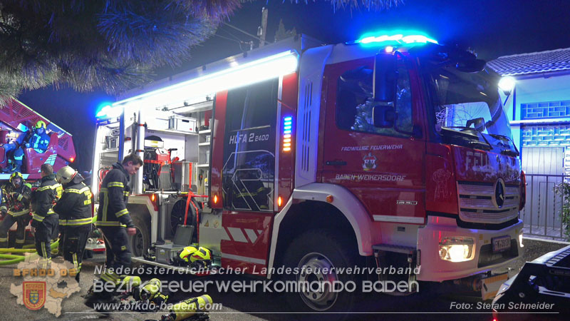 20251227_Nächtlicher Brand in Baden mit Herausforderungen für die Einsatzkräfte   Foto: Stefan Schneider FF Baden-Stadt