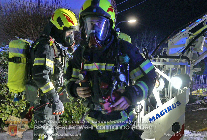 20251227_Nächtlicher Brand in Baden mit Herausforderungen für die Einsatzkräfte Foto: Stefan Schneider FF Baden-Stadt