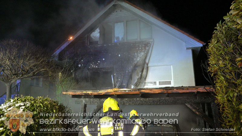 20251227_Nächtlicher Brand in Baden mit Herausforderungen für die Einsatzkräfte Foto: Stefan Schneider FF Baden-Stadt