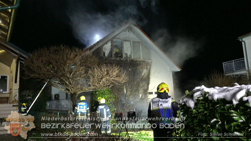 20251227_Nächtlicher Brand in Baden mit Herausforderungen für die Einsatzkräfte Foto: Stefan Schneider FF Baden-Stadt