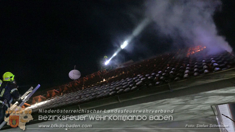 20251227_Nächtlicher Brand in Baden mit Herausforderungen für die Einsatzkräfte Foto: Stefan Schneider FF Baden-Stadt