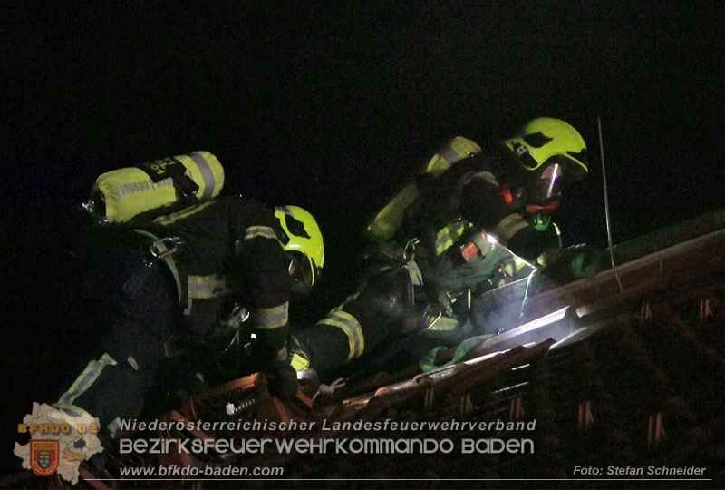 20251227_Nächtlicher Brand in Baden mit Herausforderungen für die Einsatzkräfte Foto: Stefan Schneider FF Baden-Stadt
