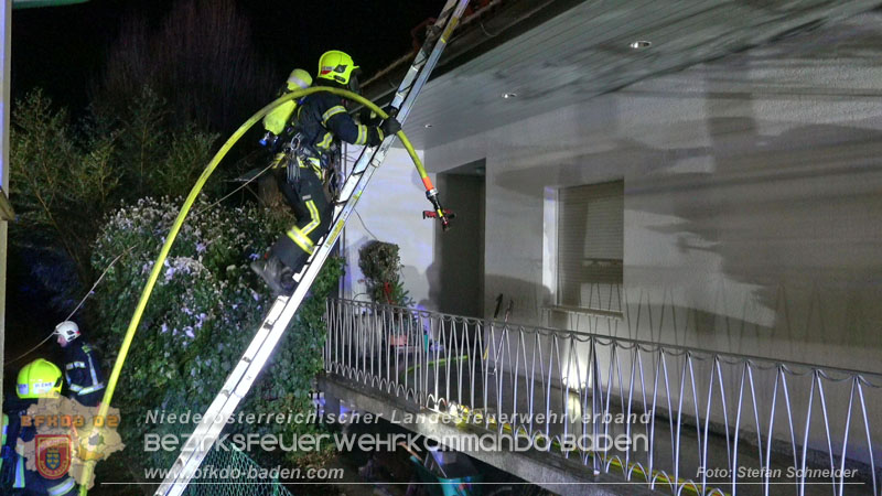 20251227_Nächtlicher Brand in Baden mit Herausforderungen für die Einsatzkräfte Foto: Stefan Schneider FF Baden-Stadt