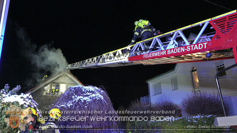 20251227_Nächtlicher Brand in Baden mit Herausforderungen für die Einsatzkräfte Foto: Stefan Schneider FF Baden-Stadt