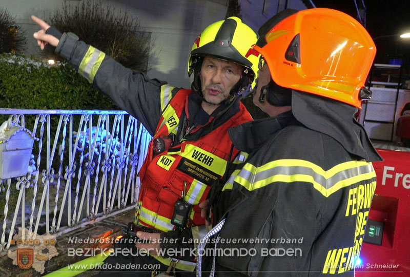20251227_Nächtlicher Brand in Baden mit Herausforderungen für die Einsatzkräfte Foto: Stefan Schneider FF Baden-Stadt