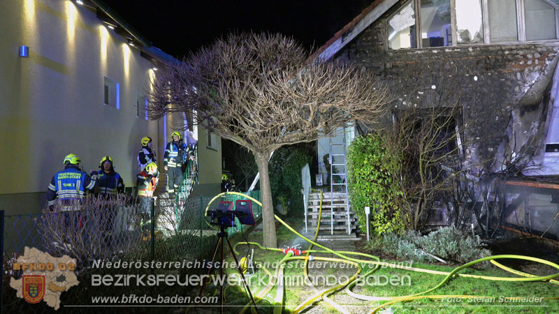 20251227_Nächtlicher Brand in Baden mit Herausforderungen für die Einsatzkräfte Foto: Stefan Schneider FF Baden-Stadt