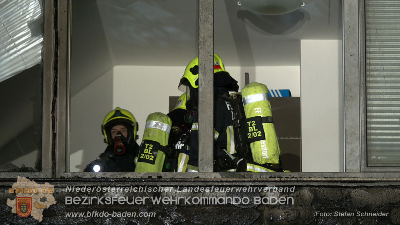 20251227_Nächtlicher Brand in Baden mit Herausforderungen für die Einsatzkräfte Foto: Stefan Schneider FF Baden-Stadt