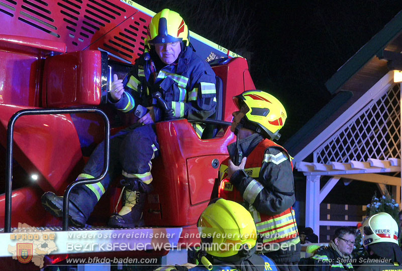 20251227_Nächtlicher Brand in Baden mit Herausforderungen für die Einsatzkräfte Foto: Stefan Schneider FF Baden-Stadt
