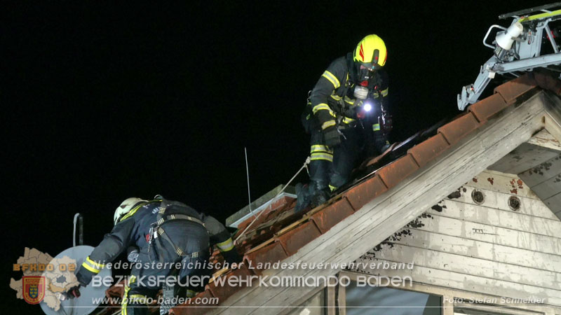 20251227_Nächtlicher Brand in Baden mit Herausforderungen für die Einsatzkräfte Foto: Stefan Schneider FF Baden-Stadt