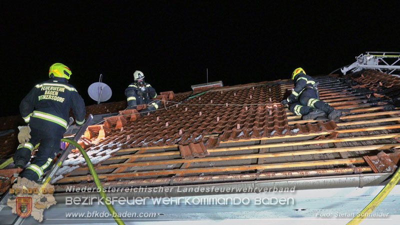 20251227_Nächtlicher Brand in Baden mit Herausforderungen für die Einsatzkräfte Foto: Stefan Schneider FF Baden-Stadt