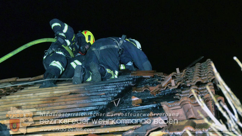 20251227_Nächtlicher Brand in Baden mit Herausforderungen für die Einsatzkräfte Foto: Stefan Schneider FF Baden-Stadt