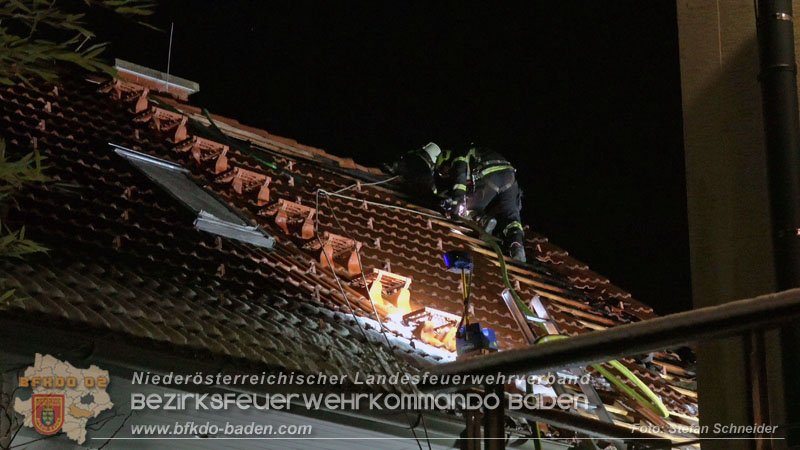 20251227_Nächtlicher Brand in Baden mit Herausforderungen für die Einsatzkräfte Foto: Stefan Schneider FF Baden-Stadt