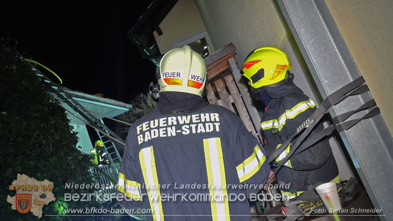 20251227_Nächtlicher Brand in Baden mit Herausforderungen für die Einsatzkräfte Foto: Stefan Schneider FF Baden-Stadt